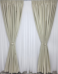 Set Premium: Perdea Premium din Matase Alba, Catifelata si cu Cadere Grea, si Draperie Crem Deschis din Catifea Blackout Total 100%, Nu Permite Trecerea Luminii prin Material – Potrivit cu Pat sau Canapea Crem, Bej ori Gri – Confectionat pe Comanda