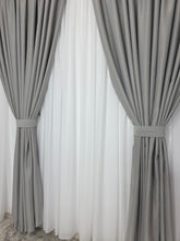 Colectia Blackout Varianta 103 Draperie Gri Deschis si Perdea Alba Voal Premium Jorjet Blackout 80-90% pentru Living si Dormitor in Nuante Alb, Gri si Crem