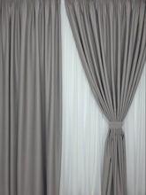 Draperie Simpla Gri Blackout 80%, Material Plin cu Textura Tip Stofa - Ideala pentru living si dormitor cu pat sau canapea gri, pereti albi si mobilier alb sau gri - confectionata pe comanda