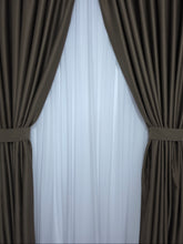 Colectia Blackout Varianta 100 Perdea Alba Voal Premium Jorjet si Draperie Maro Cappuccino Inchis Blackout 80-95% pentru Living si Dormitor in Nuante Crem, Bej si Lemn Natur