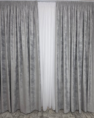 Draperie Catifea Gri cu Sclipici si Paiete Aurii – ideala pentru livinguri elegante si dormitoare sofisticate cu canapele crem, gri, alb sau accente aurii si mobilier alb, wenge sau lemn natur – confectionata pe comanda