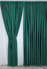Ideala pentru living si dormitor cu pat sau canapea verde smarald, pereti albi si mobilier alb sau lemn natur - Draperie Catifea Verde Smarald - confectionata pe comanda