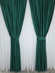 Set Aroma: Perdea Albă Voal Premium Jorjet și Draperie Catifea Verde Smarald Blackout 90% Varianta A15– Ideal pentru Living și Dormitor în Nuanțe Crem, Bej și Lemn Natur