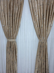 Draperie Davinci din Catifea Capucino Auriu cu Insertii – Ideala pentru Livinguri cu Canapele Crem, Bej sau Cappuccino si Mobilier din Lemn Natur sau Alb