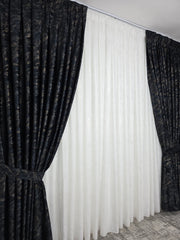 Set Ramore: perdea insertii auurii cu draperie neagra Dubai plina cu insertii-ideal pentru livinguri moderne cu mobilier deschis la culoare sau contrast