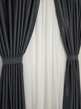Colectia Blackout Varianta 19: draperie gri antracit si perdea alba voal premium jorjet - perfecta pentru livinguri si dormitoare moderne in culori albe,gri sau crem
