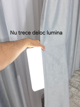 Draperie Gri Deschis Catifea Garantat Opaca model Premium blackout 100% – ideala pentru livinguri moderne si dormitoare elegante cu canapele crem, gri, alb– confectionata pe comanda