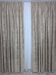 Set Perdea voal Premium și Draperie Catifea Crem cu Paiete Aurii – Perfect pentru Livinguri si Dormitoare unde se doreste un efect de stralucire