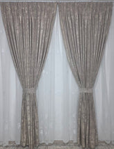 Set Amalia: Perdea alba tip in-model floral si Draperie Crem- Gri Grej Inchis pentru Living si Dormitor in nuante de alb,gri Crem-Confectionat la Comanda Casablanca Magazin