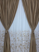 Set Violeta: perdea din matase pictata cu flori si draperie catifea caramel
