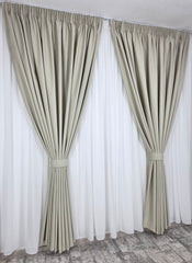 Recomandarea Designului de Interior-Set Delia: Perdea GARANTAT Nesifonabila si Draperie Catifea Crem Ce Nu Permite Deloc DELOC Patrunderea Luminii – Ideal pentru Livinguri si Dormitoare Elegante – Confectionat pe Comanda Casablanca Magazin