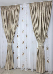 Set Teo: Perdea Sable Alba cu Frunze Maro si Draperie Catifea Auriu cu Insertii Aurii