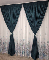 SuperPret* Ideal pentru living si dormitor cu pat sau canapea gri ori turcoaz si pereti albi – Set Malina: Perdea Voal cu Model Floral Gri si Albastru si Draperie Usoara Tip Vopsea Decorativa Nisip Verde Turcoaz – confectionat pe comanda