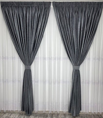 Ideal pentru living si dormitor cu pat sau canapea gri inchis, pereti albi si mobilier alb sau gri - Set Amadeo: Perdea Alba cu Broderie Sparta si Draperie Catifea Gri Inchis cu Insertii - confectionat pe comanda