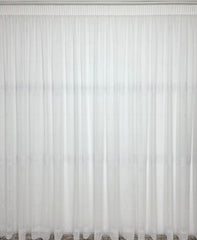 Perdea Mara Alba din Material Borangic cu 3 Randuri de Broderie Sparta Alba Cod: BHR:12119 – Ideala pentru Living si Dormitor, Canapea Crem, Bej, Gri sau Maro, Mobilier Alb si Pereti Albi – Confectionata pe Comanda