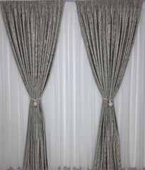 SuperPRET*Set Bogdan Perdea Voal si Draperie Grej Deschis cu Insertii Blackout 70-90% pentru Living si Dormitor cu Mobilier Crem si Gri, Confectionat la Comanda Casablanca Magazin