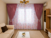 Set Perdea din Voal cu Model Floral si Draperie Soft Roz Semi-Opaca – Set elegant pentru living si dormitor in nuante alb, crem, bej si roz, confectionat pe comanda
