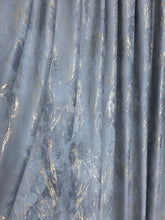 Draperie Milano din Catifea Gri Inchis cu Insertii Aurii – Draperie eleganta pentru living si dormitor in nuante alb, crem, bej, gri si auriu, confectionata pe comanda
