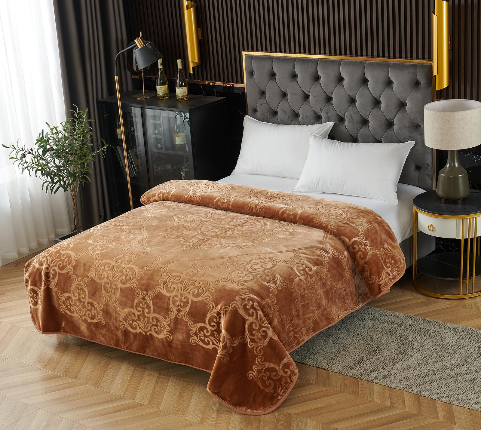 Patura calduroasa pentru iarna grea, perfecta pentru pat mare, crem, 4kg, dimensiune 200x240cm Cod: P31 - CASABLANCA Patura calduroasa pentru iarna grea, perfecta pentru pat mare, crem, 4kg, dimensiune 200x240cm Cod: P31 CASABLANCA Bedding 180.00 CASABLANCA CASABLANCA