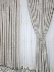Set Ambra:pentru dormitor sau bucatarie in Nuante de Bej, Crem si Alb - Perdea Tip In Alba cu Broderie Bej si Draperie Bej Tip Vopsea Decorativa - Confectionat pe Comanda