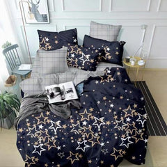 Lenjerie de Pat din Bumbac Finet, 4 Piese, Model Stelute J21 – Cearceaf Pilota 155x205 cm, Cearceaf de Pat Fara Elastic 155x230 cm si 2 Fete de Perna 55x80 cm
