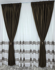 Set Rafaela – Perdea din In Cristal cu Benzi Capucino si Draperie Catifea Maro – ideal pentru livinguri cu canapele crem, bej sau cappuccino si mobilier maro sau lemn natur, confectionat pe comanda