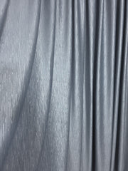 Colectia Valencia – Perdea Alba din Matase cu Insertii Aurii Varianta 1 si Draperie Rolex Catifea Gri cu Sclipici Auriu – Ideal pentru Livinguri Moderne cu Canapele Gri, Mobilier Alb si Accente Aurii – Confectionat pe Comanda