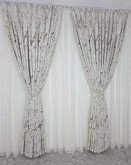 Colectia Majestic – Perdea Crem din Borangic cu Sidef Auriu si Draperie Catifea Bej cu Insertii – Ideal pentru Livinguri Elegante cu Canapele Crem, Mobilier Maro si Accente Aurii – Confectionat pe Comanda