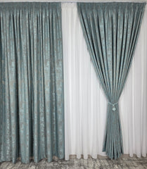 Set ideal pentru livinguri si dormitoare in nuante de alb,turcoaz,crem sau gri-Colectia Decorativa:Perdea Alba Simpla si Draperie Tip Vopsea Decorativa Turcoaz Deschis