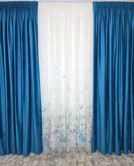 Set Laguna de Safir – Perdea din Voal cu Model Floral si Draperie Catifea Turcoaz Azur – Ideal pentru Livinguri Luminoase cu Canapele Crem, Mobilier Alb sau Gri si Accente Turcoaz – Confectionat pe Comanda