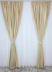 Colectia Linistea de Aur – Perdea Voal Alb Premium si Draperie Rolex Catifea Crem Auriu cu Sclipici Auriu – Ideal pentru Livinguri Elegante cu Canapele Crem, Mobilier Maro sau Decoruri Bej si Accente Aurii – Confectionat pe Comanda
