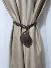 Set magneti cu fir lung, maro material textil(2bucati)