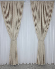 Set Los Angeles Crem – Perdea Alba Simpla si Draperie Tip Nisip – Ideal pentru Livinguri cu Canapele Crem, Mobilier Maro si Decoruri Bej sau Lemn Natur – Confectionat pe Comanda