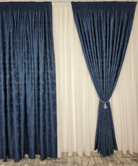Ideala pentru living si dormitor cu pat sau canapea albastru inchis, gri ori alb, pereti albi - Draperie Venti Albastru Inchis Texturata cu Aspect de Vopsea Decorativa - confectionata pe comanda
