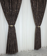 Colectia Majestic – Perdea Crem din Borangic cu Sidef Auriu si Draperie Catifea Maro cu Insertii – Ideal pentru Livinguri cu Canapele Crem, Mobilier Maro sau Wenge si Decoruri Calde din Lemn Natur – Confectionat pe Comanda