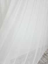 Perdea simpla crem in cristal, material plin ca textura, material nesifonabil