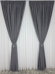 Set Los Angeles Gri Inchis – Perdea Alba Simpla si Draperie Tip Nisip – Ideal pentru Livinguri Moderne in nunate de Gri, Negru sau Alb – Confectionat pe Comanda
