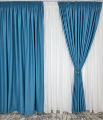 Draperie Simpla Turcoaz Azur Blackout 60-80% pentru Living si Dormitor cu Mobilier Crem si Alb, 100% Poliester, Confectionata la Comanda Casablanca Magazin