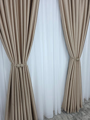 Draperie Paris Capucino Blackout – Draperie eleganta pentru living si dormitor, confectionata pe comanda, ideala pentru canapele crem, mobilier maro sau decoruri bej si lemn natur