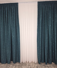 Set Los Angeles Verde Turcoaz – Perdea Voal Alba Simpla si Draperie Tip Nisip – Ideal pentru Livinguri Luminoase cu Canapele Crem, Mobilier Alb sau Gri si Accente Turcoaz – Confectionat pe Comanda