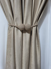 Set magneti cu fir lung bilute, bej material textil(2bucati)