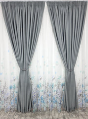 Set Argint Nordic – Perdea din Voal cu Model Floral si Draperie Gri – Ideal pentru Livinguri Moderne cu Canapele Crem, Mobilier Gri sau Alb si Accente Argintii – Confectionat pe Comanda