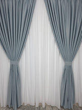 Colectia Blackout Varianta 302 Perdea Alba Voal Premium Jorjet si Draperie Gri Deschis Blackout 70-90% pentru Living si Dormitor in Nuante Alb, Gri si Crem