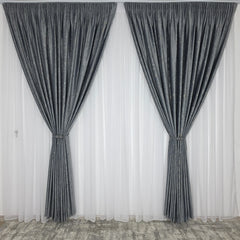 Draperie Pandantiv din Catifea Gri Inchis cu Insertii – Ideala pentru Livinguri Moderne cu Canapele Crem, Mobilier Alb sau Accente Negre si Gri – Confectionata pe Comanda