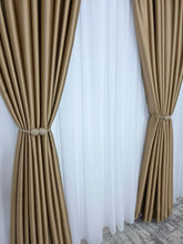 Draperie Paris Caramel Blackout – Draperie eleganta pentru living si dormitor, confectionata pe comanda, ideala pentru canapele crem, mobilier maro sau decoruri bej si lemn natur