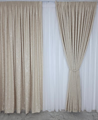 Set Los Angeles Crem – Perdea Alba Simpla si Draperie Tip Nisip – Ideal pentru Livinguri cu Canapele Crem, Mobilier Maro si Decoruri Bej sau Lemn Natur – Confectionat pe Comanda