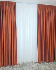 Draperie Catifea Caramiziu Terracota – Ideala pentru Livinguri Calde cu Canapele Crem, Mobilier Maro sau Lemn Natur si Accente Pamantii – Confectionata pe Comanda