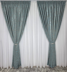 Set ideal pentru livinguri si dormitoare in nuante de alb,turcoaz,crem sau gri-Colectia Decorativa:Perdea Alba Simpla si Draperie Tip Vopsea Decorativa Turcoaz Deschis