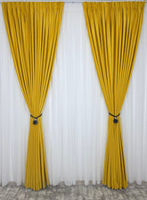 Set Renata – Perdea Voal Premium si Draperie Catifea Galben – Ideal pentru Livinguri Luminoase cu Canapele Crem, Mobilier Alb sau Gri si Accente Galbene – Confectionat pe Comanda