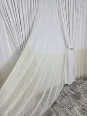 Set Dove – Perdea din Borangic Alb-Crem in Doua Tonuri si Draperie Catifea Alba – ideal pentru livinguri cu canapele crem, bej sau gri deschis si mobilier alb sau lemn natur, confectionat pe comanda